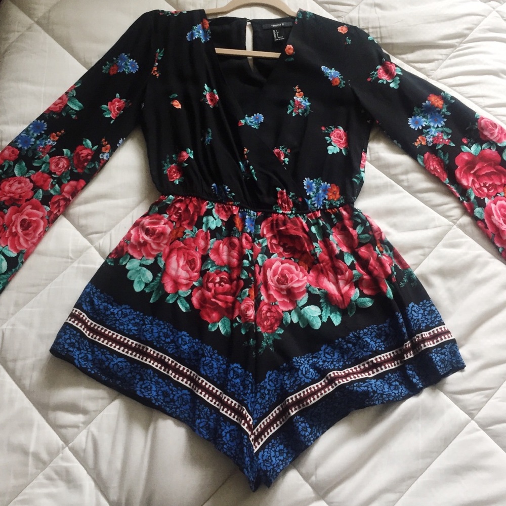 Forever 21 Floral Romper Size Small